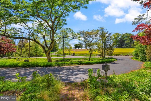 176 ABRAHAMS LN, Villanova, PA 19085