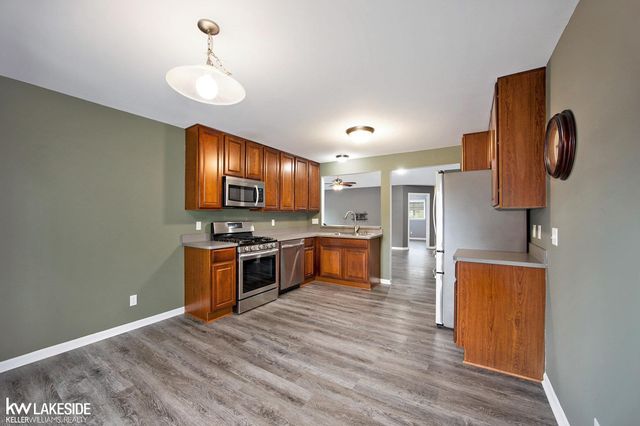 6 N Vista Street, Auburn Hills, MI 48326