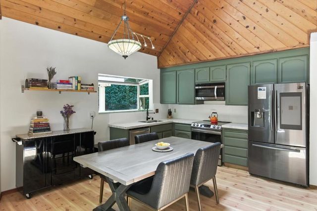17666 Navajo Trail, Los Gatos, CA 95033