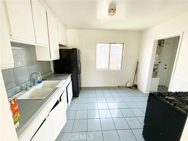 1330 S Reservoir Street, Pomona, CA 91766