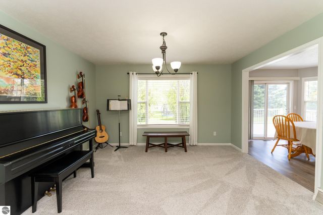 1151 Meadow Drive, Mt Pleasant, MI 48858