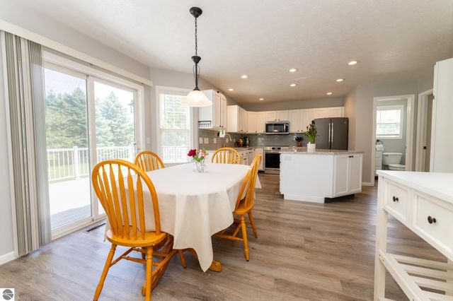 1151 Meadow Drive, Mt Pleasant, MI 48858