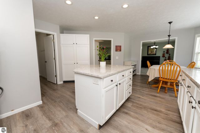 1151 Meadow Drive, Mt Pleasant, MI 48858