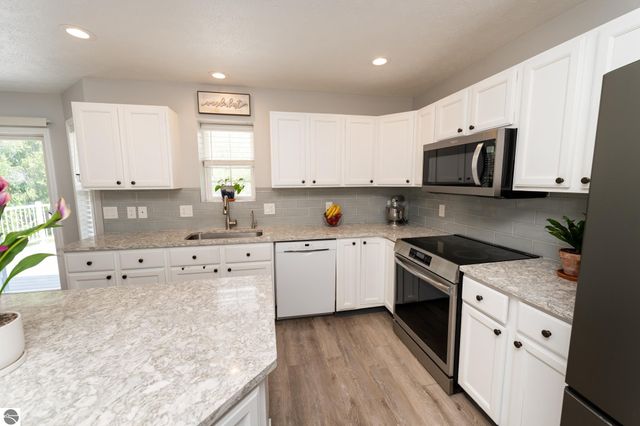 1151 Meadow Drive, Mt Pleasant, MI 48858