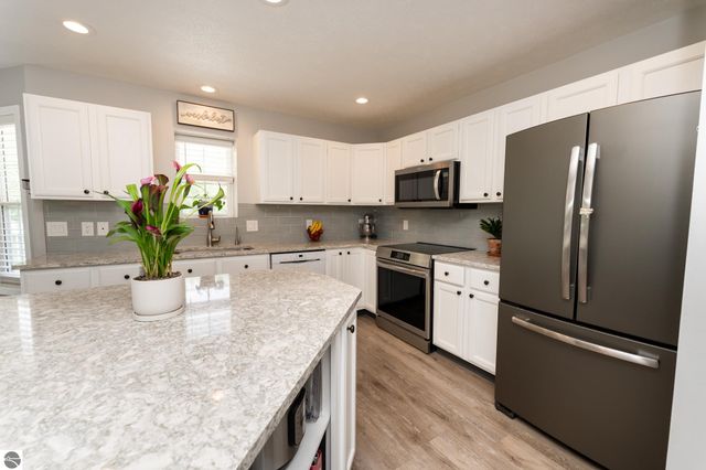 1151 Meadow Drive, Mt Pleasant, MI 48858