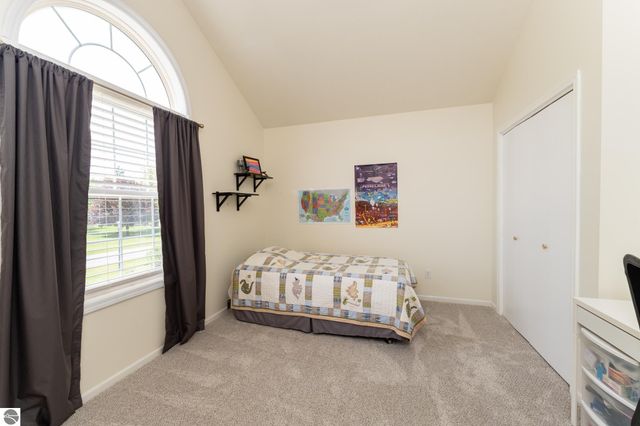 1151 Meadow Drive, Mt Pleasant, MI 48858