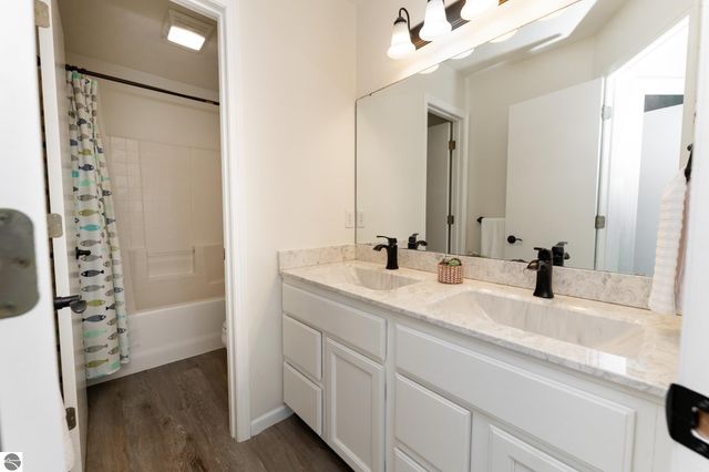 1151 Meadow Drive, Mt Pleasant, MI 48858