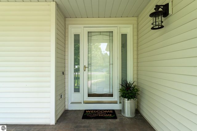 1151 Meadow Drive, Mt Pleasant, MI 48858