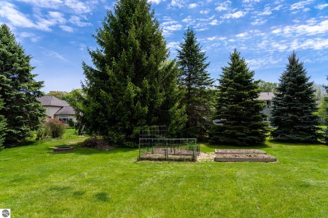 1151 Meadow Drive, Mt Pleasant, MI 48858