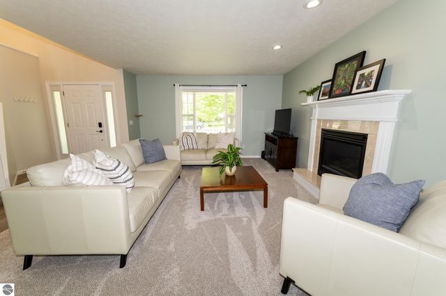 1151 Meadow Drive, Mt Pleasant, MI 48858