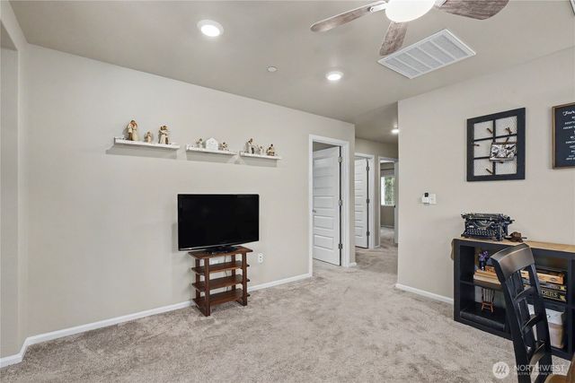 1230 Baker Heights Loop, Bremerton, WA 98312