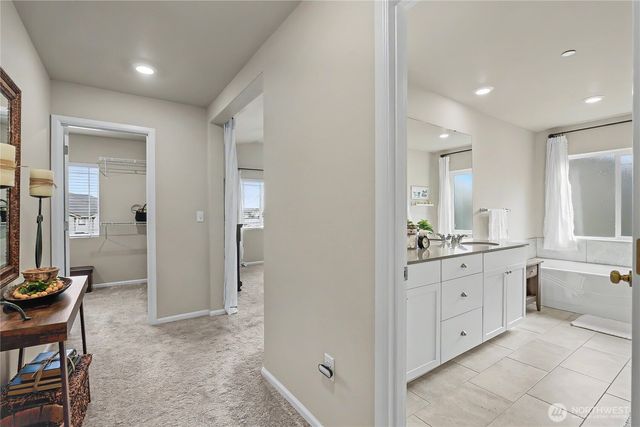 1230 Baker Heights Loop, Bremerton, WA 98312