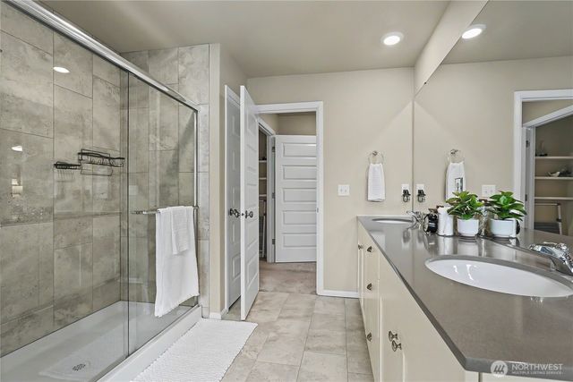 1230 Baker Heights Loop, Bremerton, WA 98312