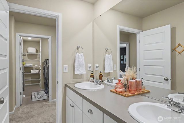 1230 Baker Heights Loop, Bremerton, WA 98312