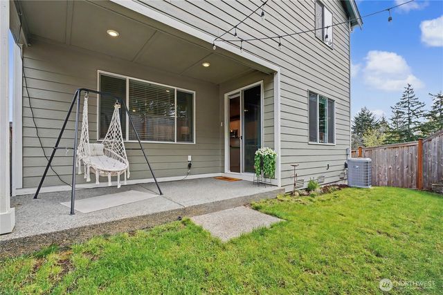 1230 Baker Heights Loop, Bremerton, WA 98312