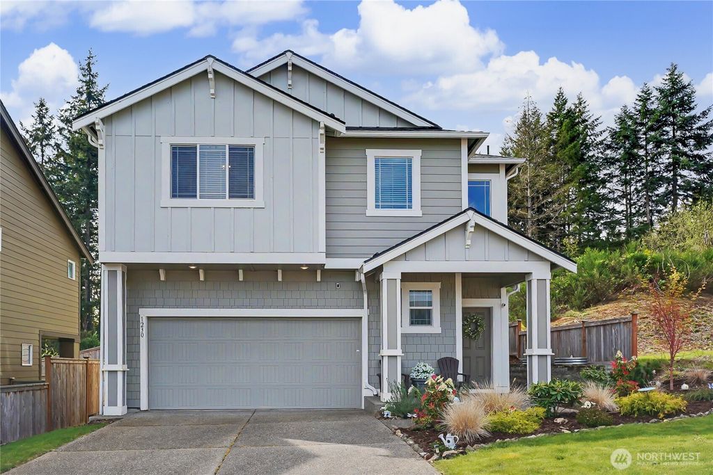 1230 Baker Heights Loop, Bremerton, WA 98312