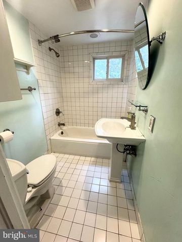 150 E HARTWELL LN, Philadelphia, PA 19118
