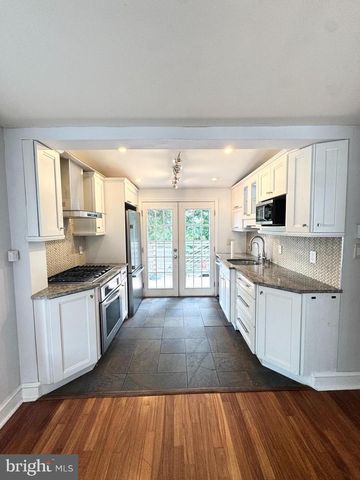 150 E HARTWELL LN, Philadelphia, PA 19118