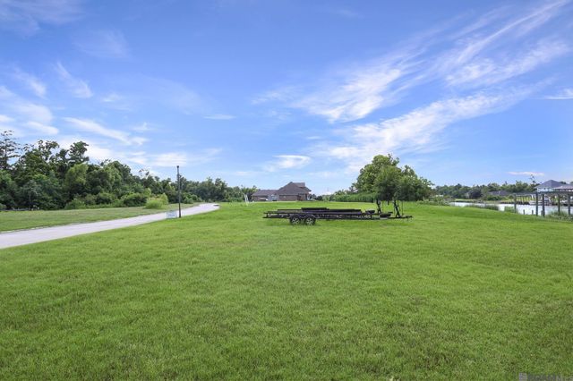 11512 River Highlands Drive, St Amant, LA 70774