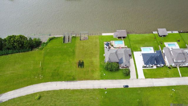 11512 River Highlands Drive, St Amant, LA 70774
