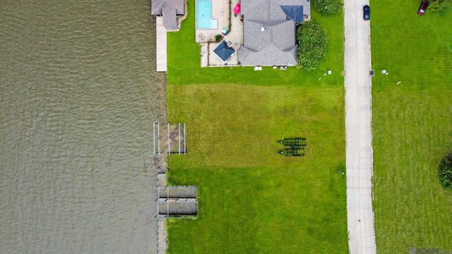 11512 River Highlands Drive, St Amant, LA 70774