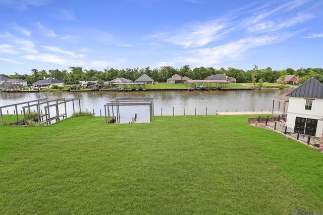 11512 River Highlands Drive, St Amant, LA 70774