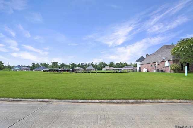 11512 River Highlands Drive, St Amant, LA 70774