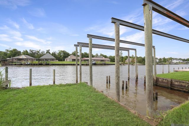 11512 River Highlands Drive, St Amant, LA 70774