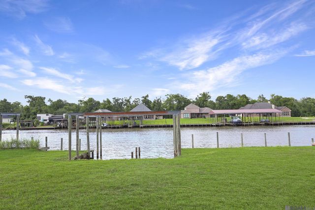 11512 River Highlands Drive, St Amant, LA 70774