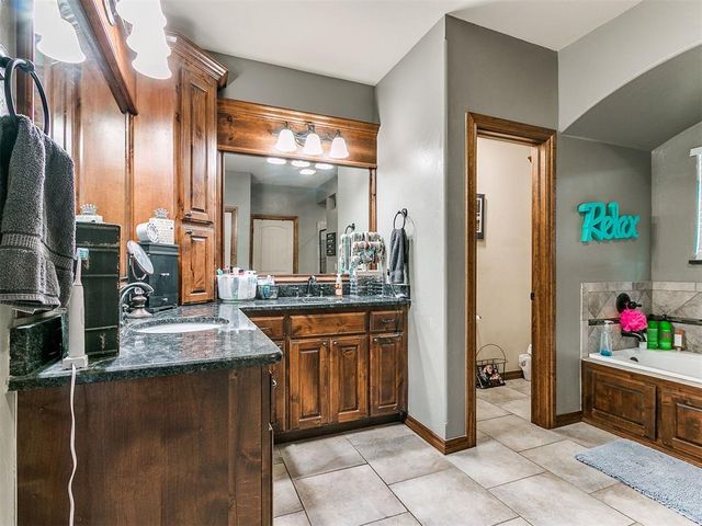 507 Arrowhead Drive, Tuttle, OK 73089