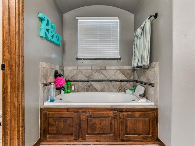 507 Arrowhead Drive, Tuttle, OK 73089