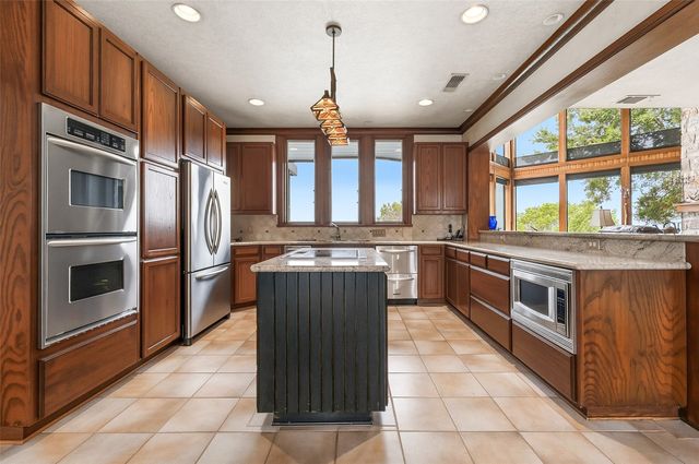 8304 Samora Court, Fort Worth, TX 76135