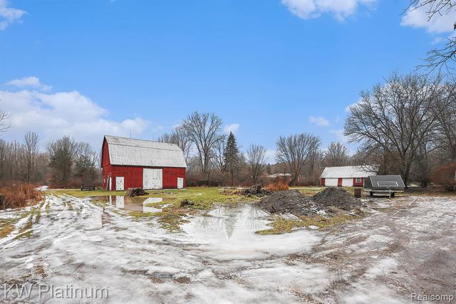 4202 Palms Road, Casco, MI 48064