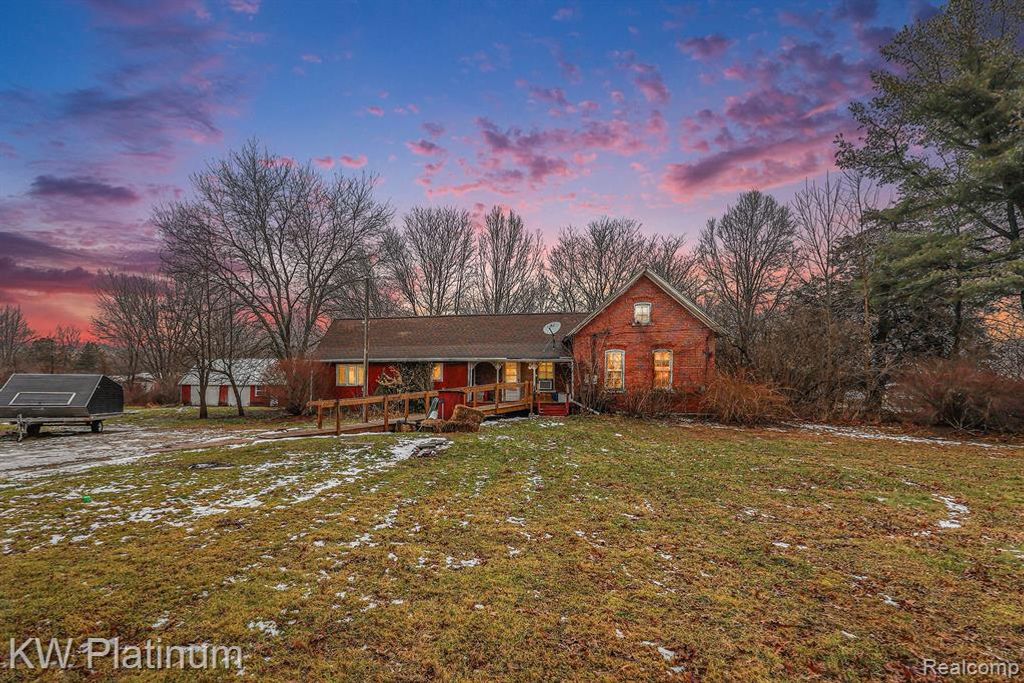 4202 Palms Road, Casco, MI 48064