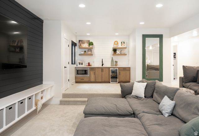 10241 S DIMPLE DELL LN, Sandy, UT 84092