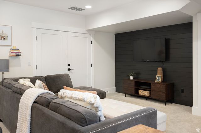 10241 S DIMPLE DELL LN, Sandy, UT 84092