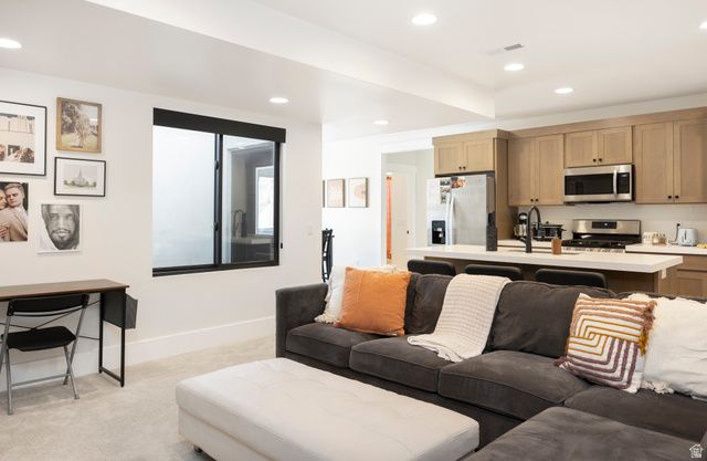 10241 S DIMPLE DELL LN, Sandy, UT 84092