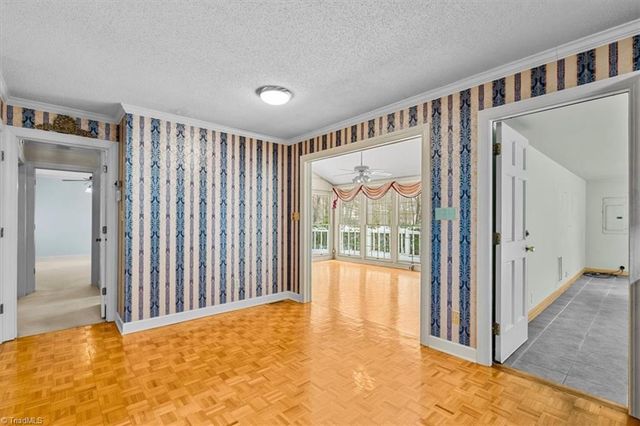 1616 Heathcliff Road, High Point, NC 27262