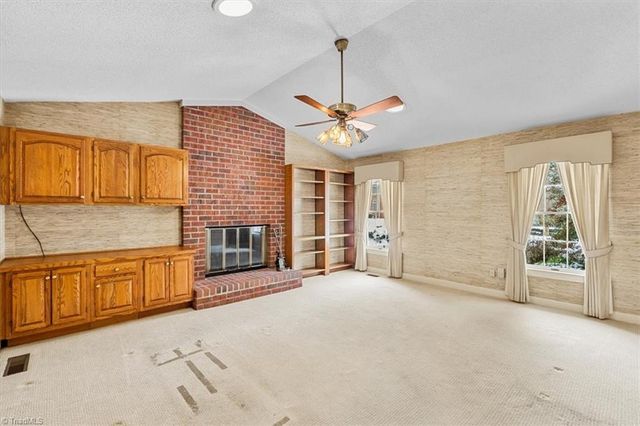 1616 Heathcliff Road, High Point, NC 27262