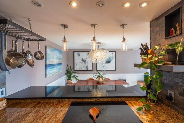 129 Essex St 8, Salem, MA 01970