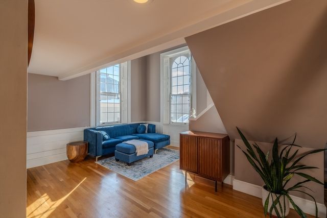 129 Essex St 8, Salem, MA 01970