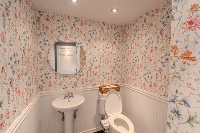 129 Essex St 8, Salem, MA 01970