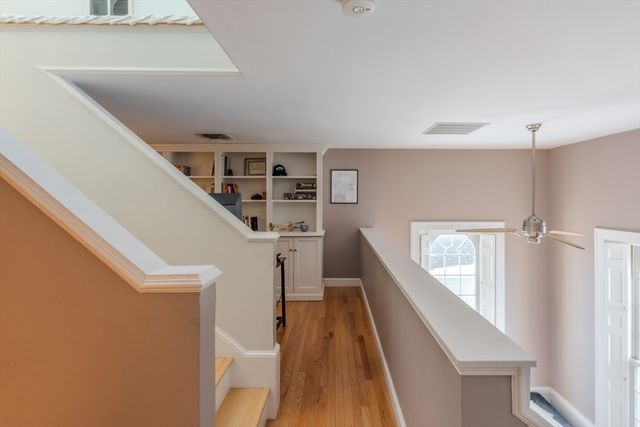 129 Essex St 8, Salem, MA 01970