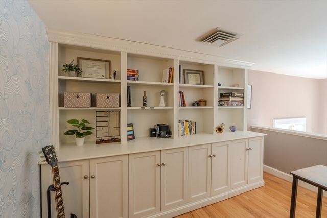 129 Essex St 8, Salem, MA 01970