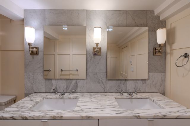 129 Essex St 8, Salem, MA 01970