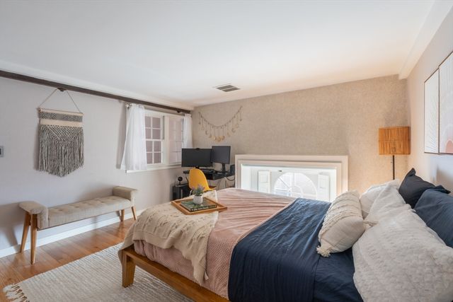 129 Essex St 8, Salem, MA 01970