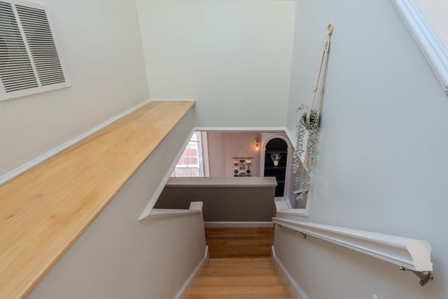 129 Essex St 8, Salem, MA 01970