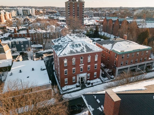 129 Essex St 8, Salem, MA 01970