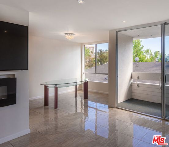 403 N Oakhurst Drive 303, Beverly Hills, CA 90210