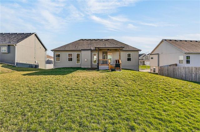 1012 Poplar Lane, Liberty, MO 64068